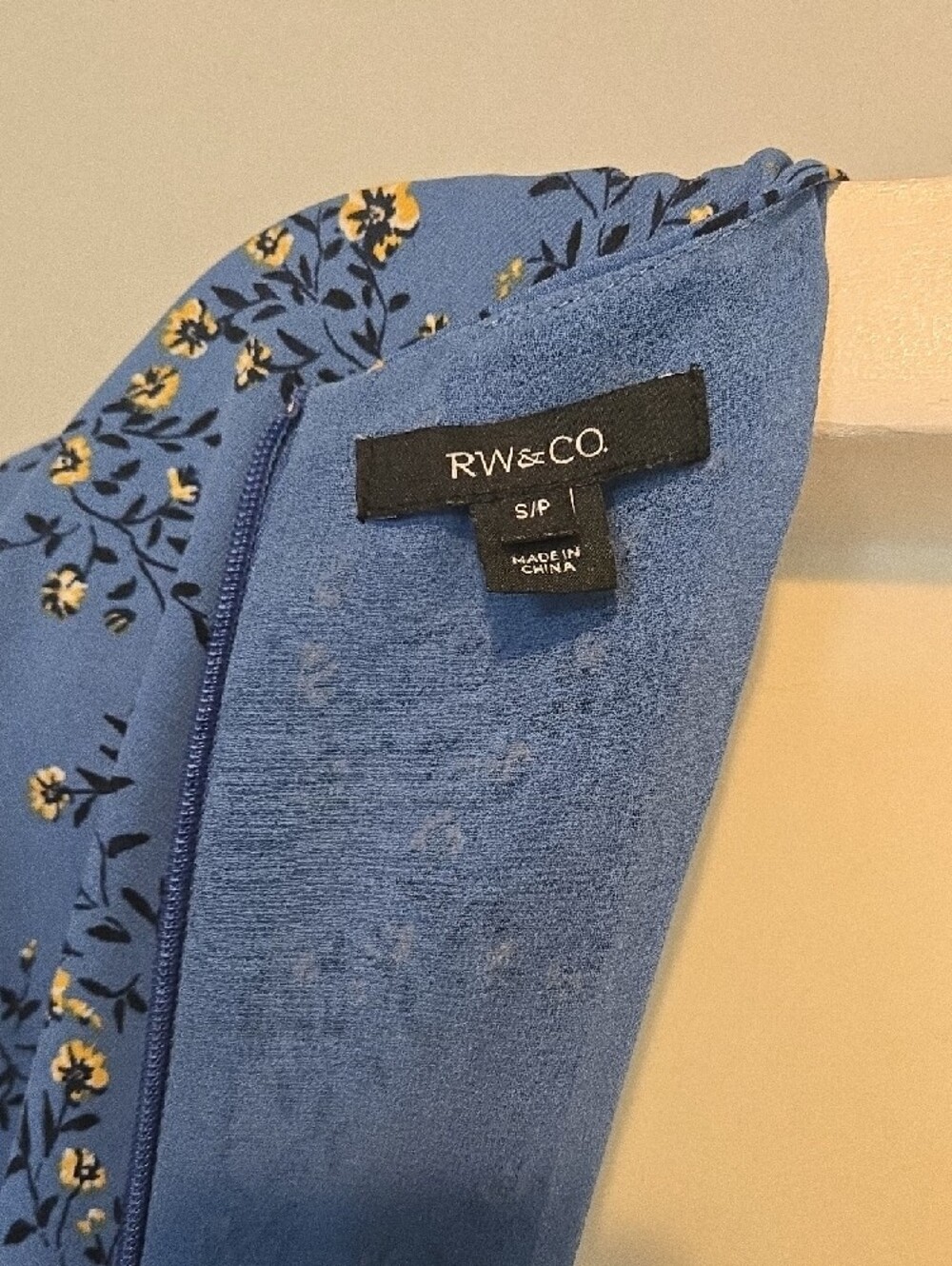 RW&CO. Blue Floral Knot-Front Midi Dress - Picture 6 of 7